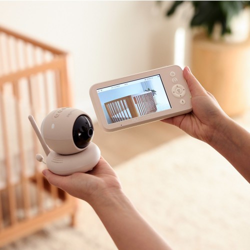 Elektroniczna niania z kamerą 4w1 Drift Home ergoPouch w użyciu