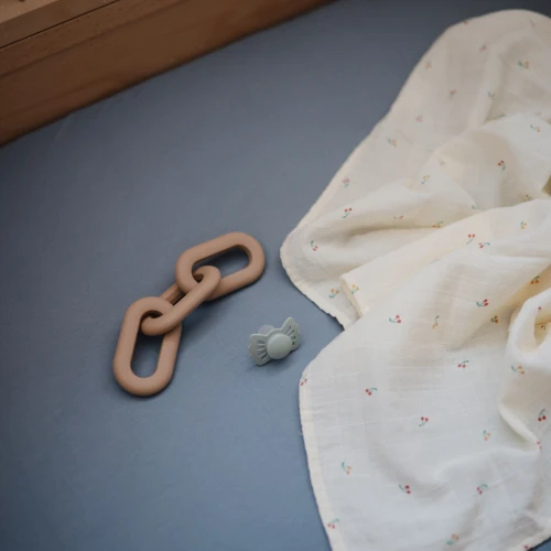 FRIGG Lucky Smoczek symetryczny - silikon, 6-18M, Sage