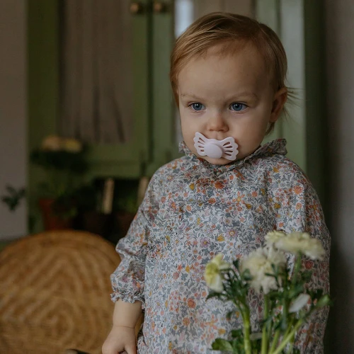 FRIGG Lucky Smoczek symetryczny - silikon, 6-18M, Blush